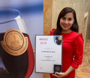 Cata de Vino y plática con Aline López de Bodega Encinillas